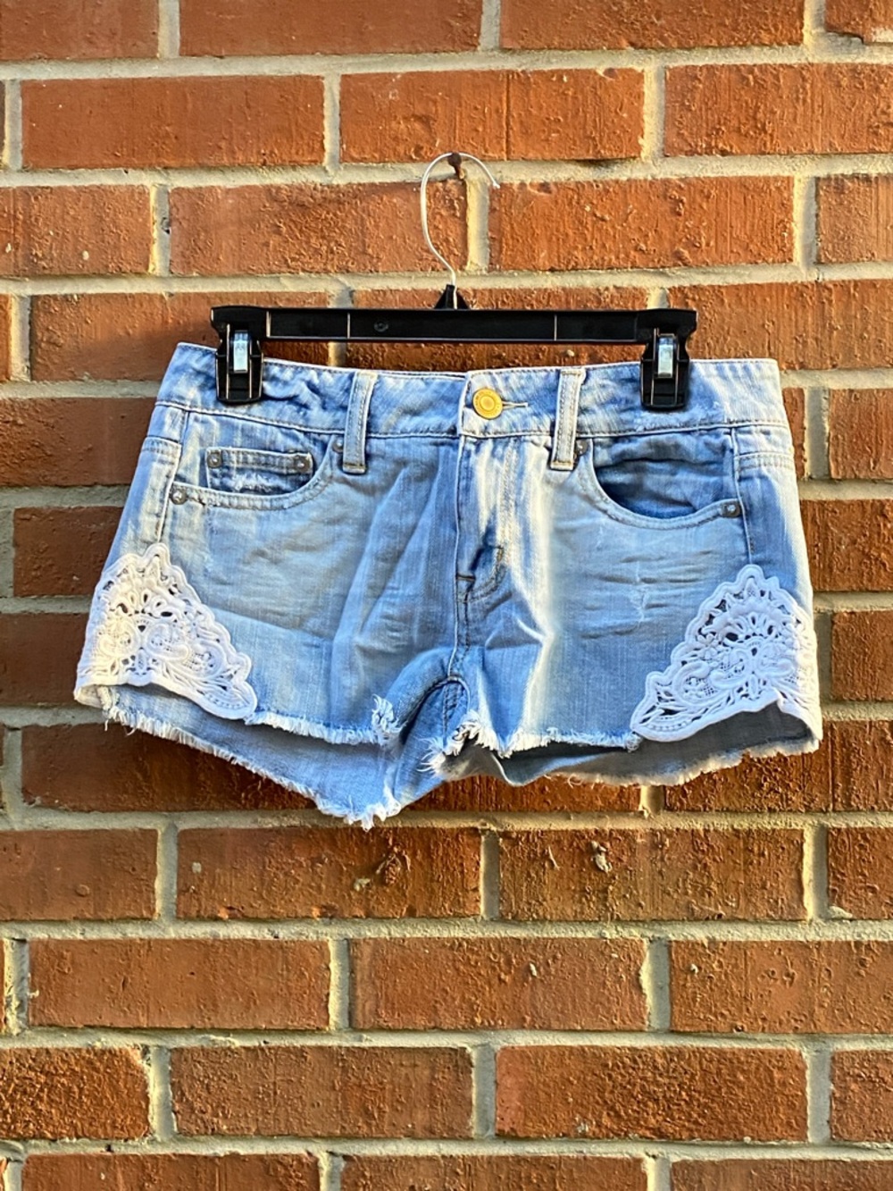Y2K American Eagle Outfitters Light Blue Denim Shorts with White Crochet